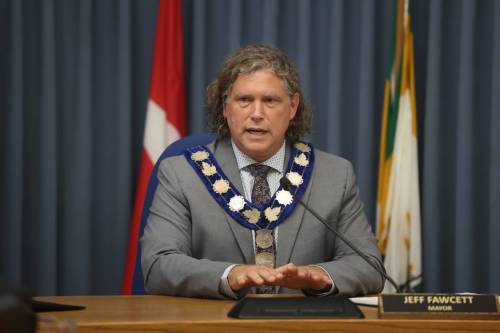 Brandon Mayor Jeff Fawcett speaks during the Sept. 8 council meeting. Fawcett said management is dealing with the payroll issues. (Alex Lambert/The Brandon Sun files)