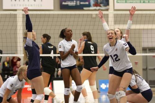 The Brandon University Bobcats celebrate an upset victory over the UBC Okanagan Heat last season. They open the Canada West women&rsquo;s volleyball season against the Heat today in Kelowna, B.C. (Thomas Friesen/The Brandon Sun)