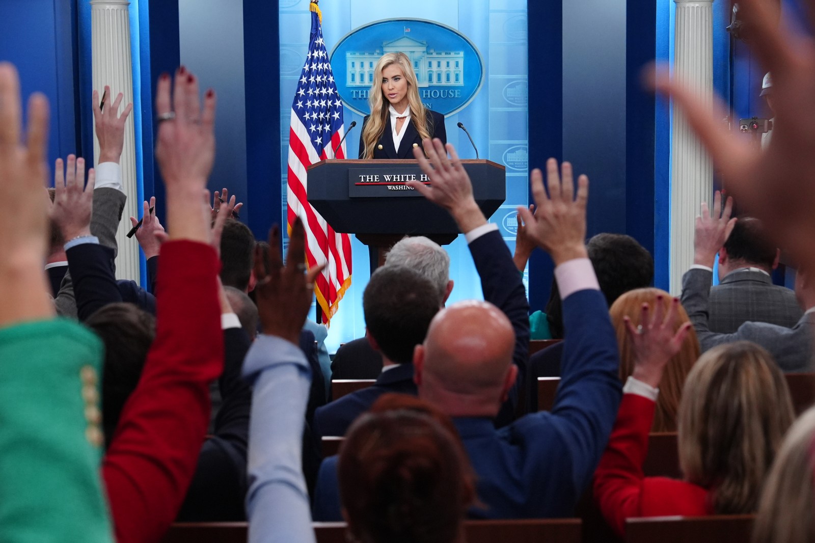 Questions swirl about new White House press secretary’s resume