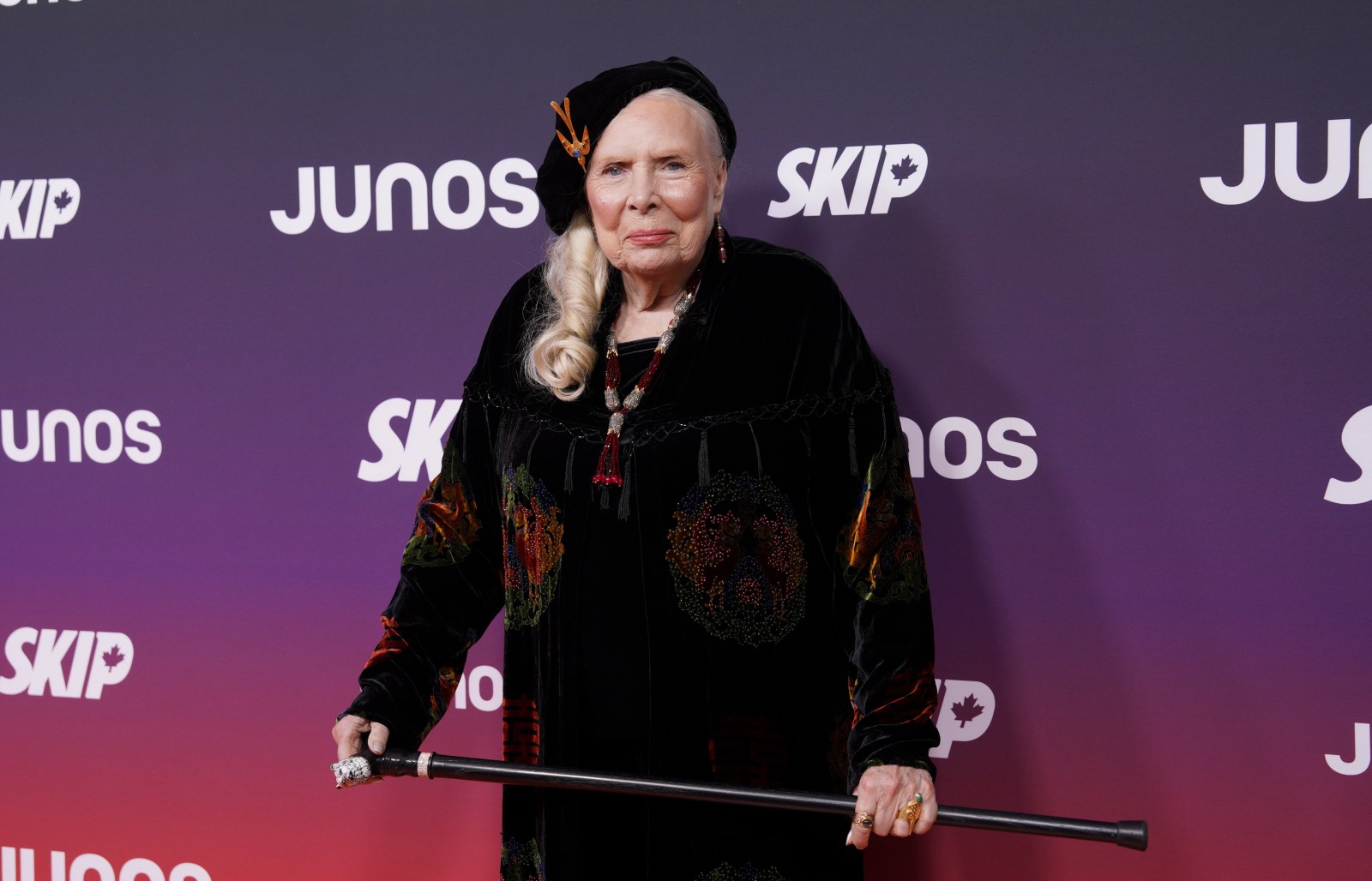 Canadian folk icon Joni Mitchell becomes American, after 60 years living in the U.S.