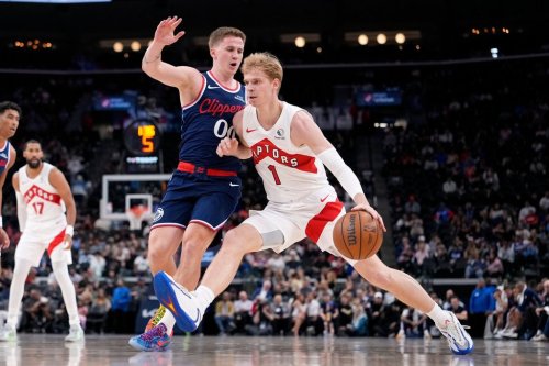 Raptors guard Gradey Dick, right, tries to get by Los Angeles Clippers counterpart Sean Pedulla in Inglewood, Calif., on Wednesday, March 25, 2026. (AP Photo/Mark J. Terrill)