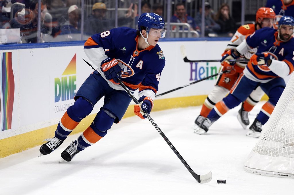 ‘Unflappable guy': Matthew Schaefer off to strong sophomore start for Islanders